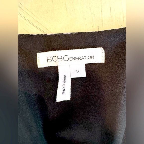 BCBGeneration Faux-wrap Ruffle Skirt Dress - Black- LIKE NEW!! -Size Small - Picture 15 of 16